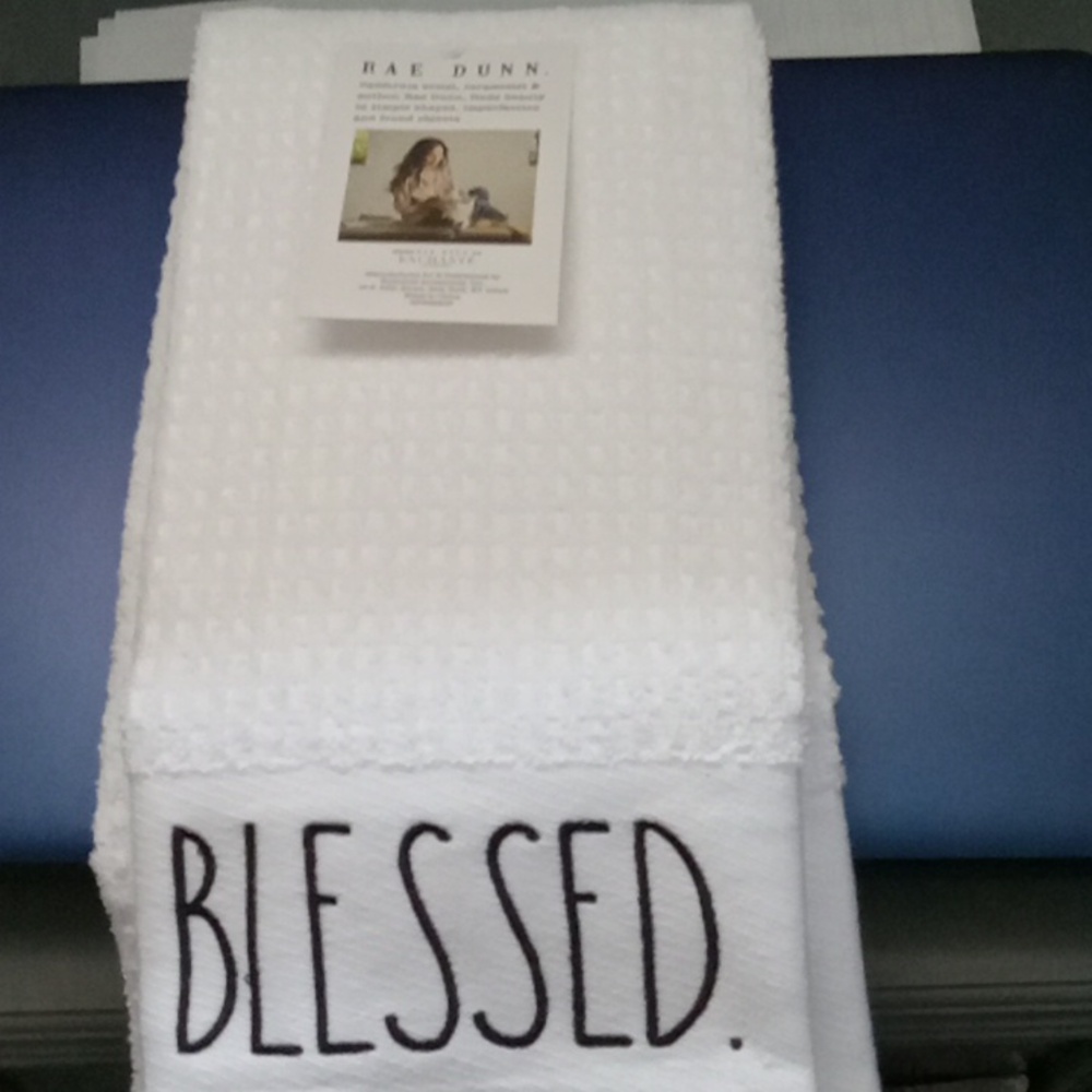 Rae Dunn Kitchen Towel Set